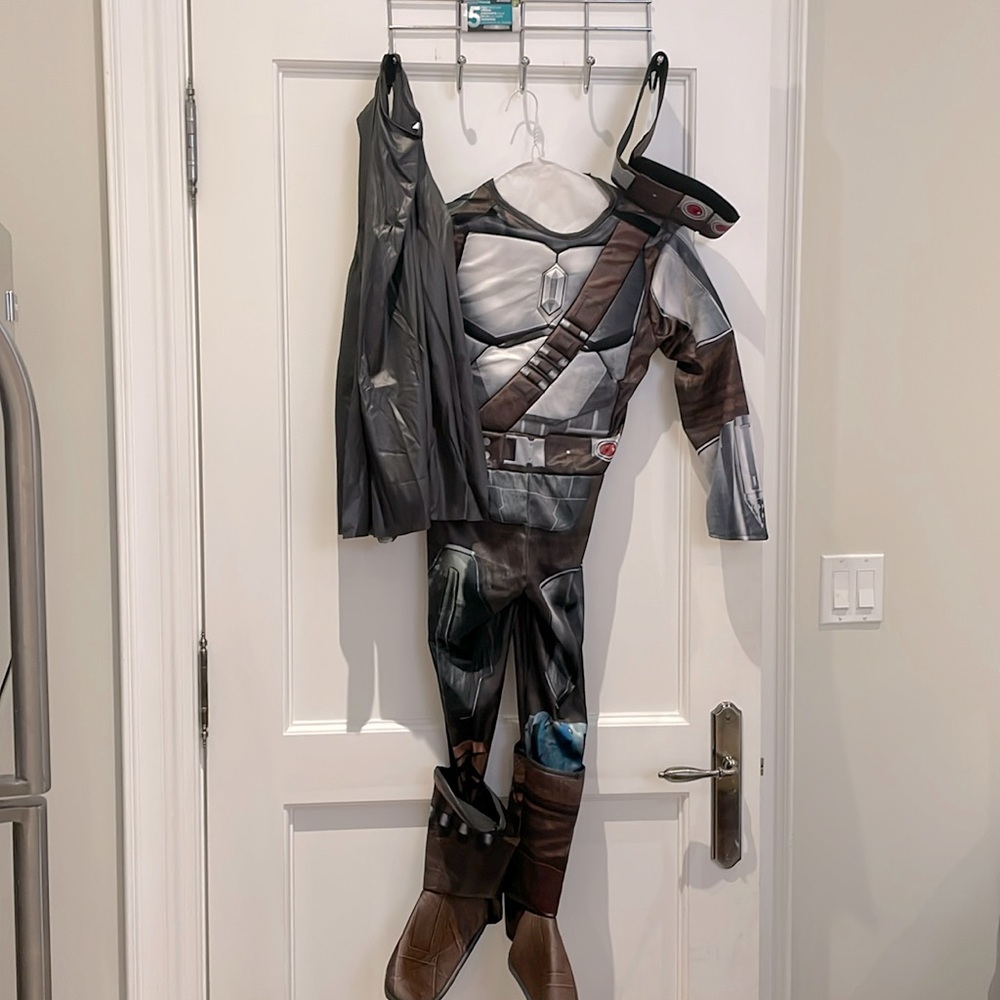 NWT Star Wars Halloween costume with helmet and cape 🏯